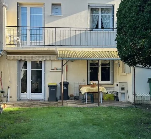 Maison de ville lumineuse à Marmande avec jardin et chambre spacieuse