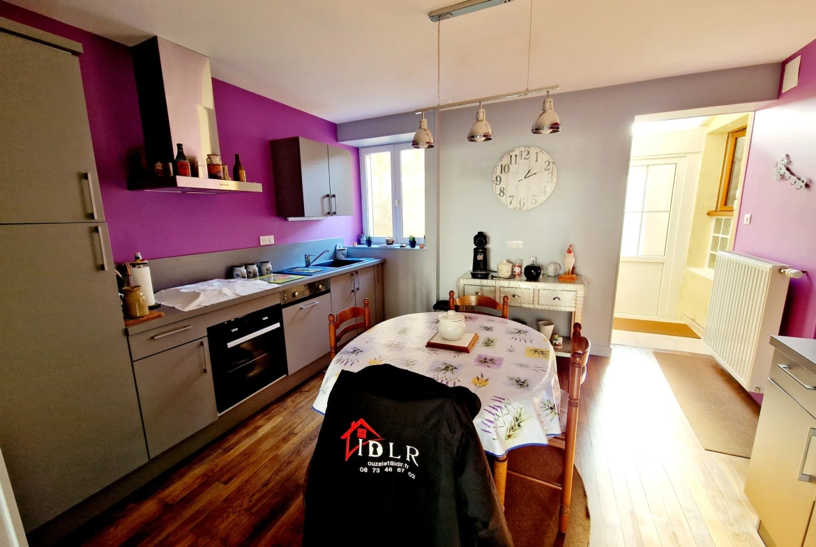 Maison de 260 m² à Voisey, proche Bourbonne-les-Bains, sans travaux 