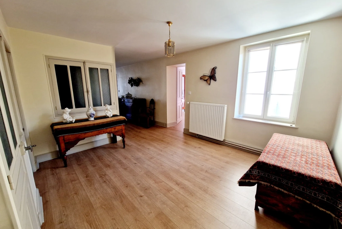 Maison de 260 m² à Voisey, proche Bourbonne-les-Bains, sans travaux 