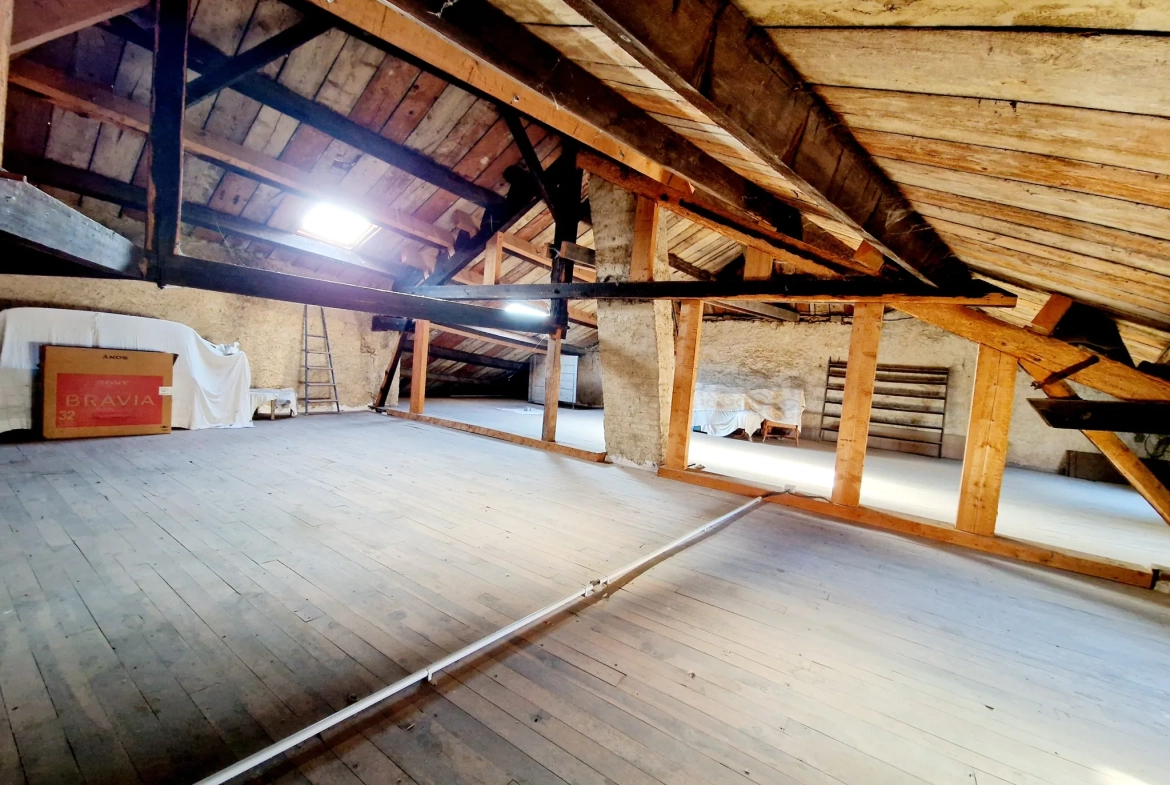 Maison de 260 m² à Voisey, proche Bourbonne-les-Bains, sans travaux 