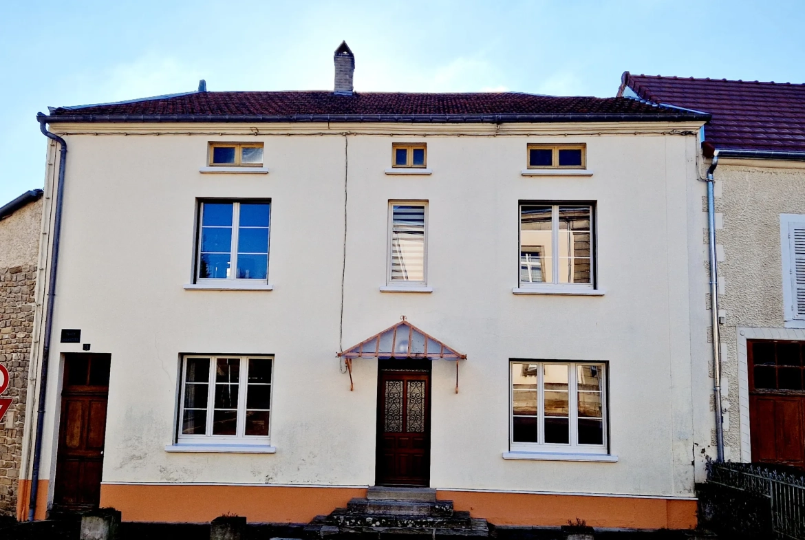 Maison de 260 m² à Voisey, proche Bourbonne-les-Bains, sans travaux 