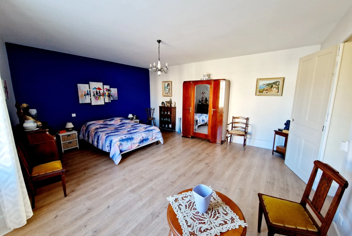 Maison de 260 m² à Voisey, proche Bourbonne-les-Bains, sans travaux 
