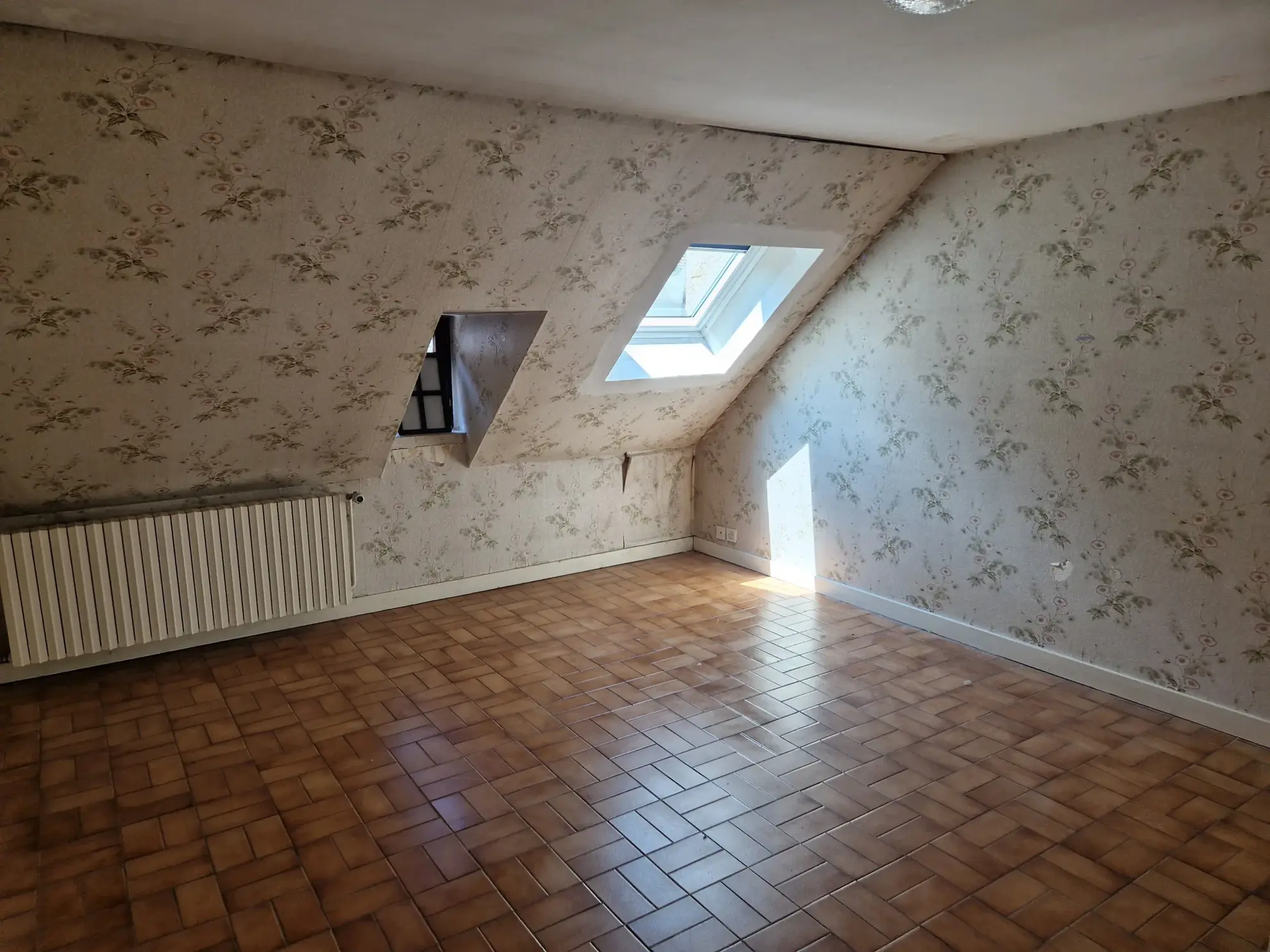 Maison de ville avec patio à Autun - 4 chambres et confort moderne 