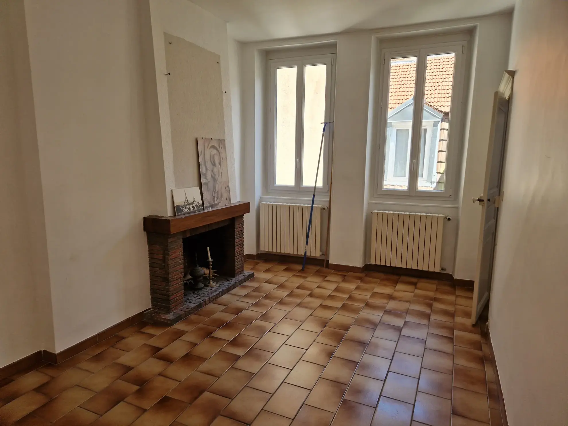 Maison de ville avec patio à Autun - 4 chambres et confort moderne 