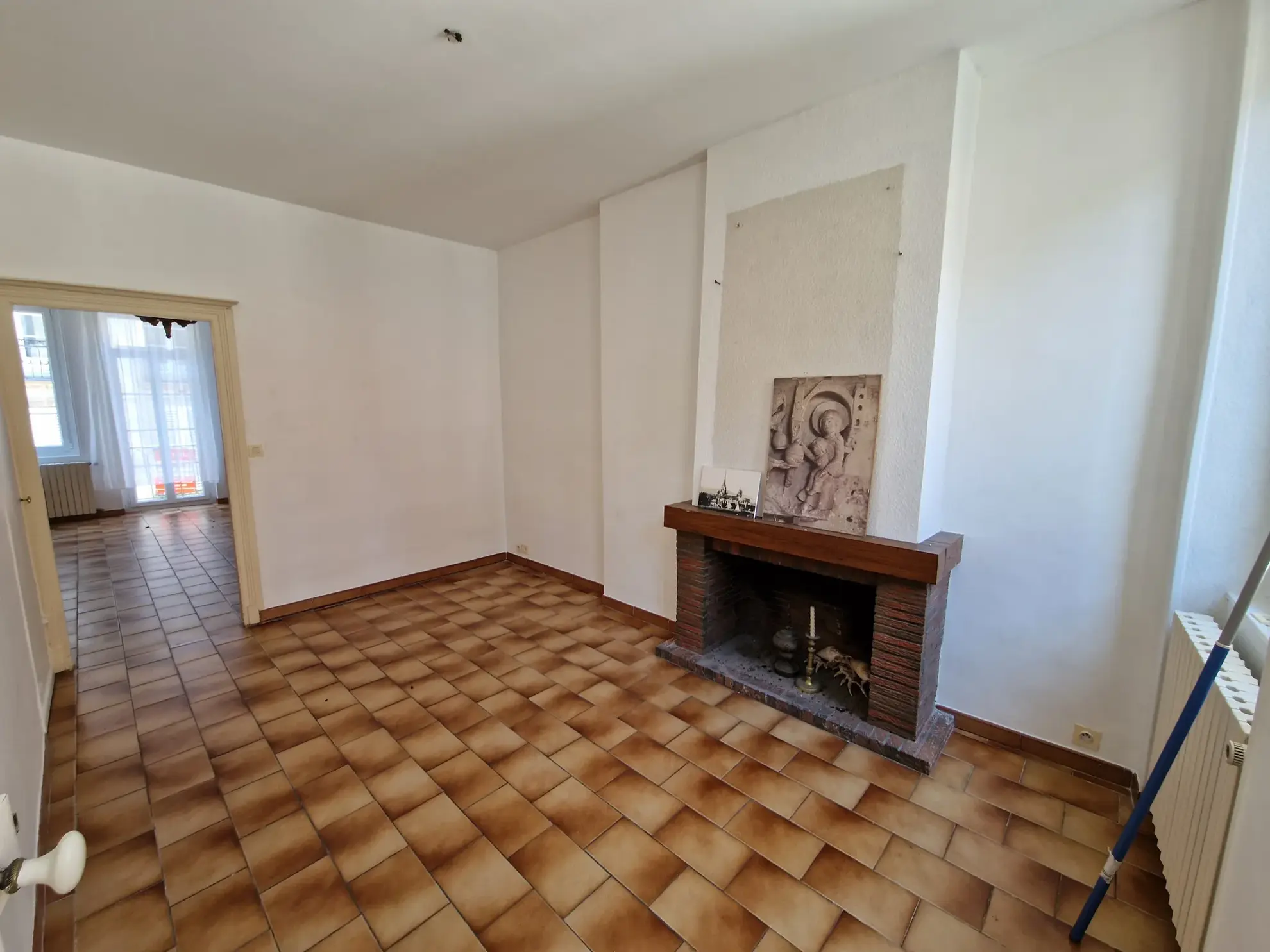 Maison de ville avec patio à Autun - 4 chambres et confort moderne 