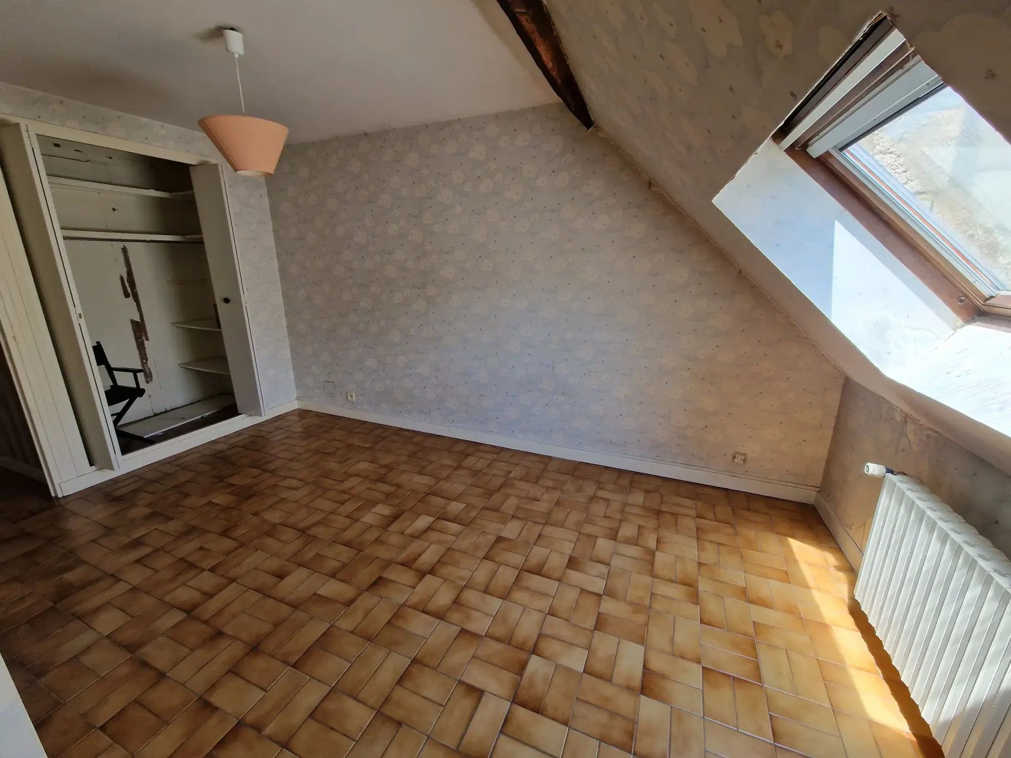 Maison de ville avec patio à Autun - 4 chambres et confort moderne 