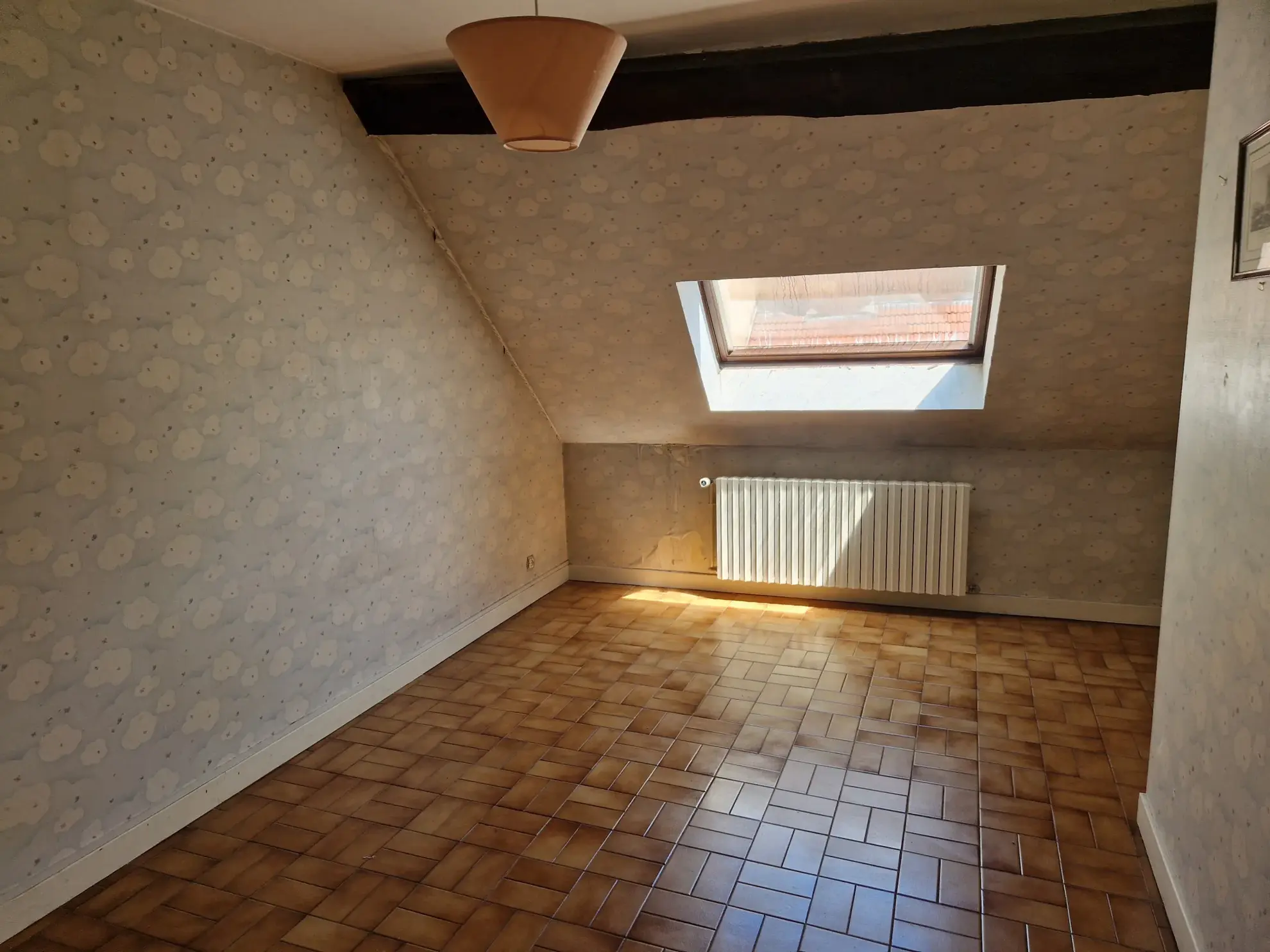 Maison de ville avec patio à Autun - 4 chambres et confort moderne 