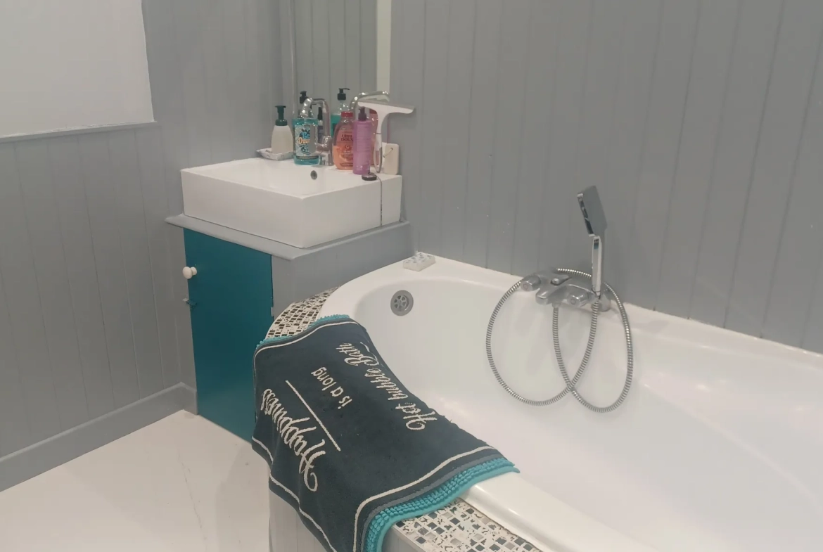 Belle maison de plain-pied à Nabirat avec 3 chambres et espace lumineux 
