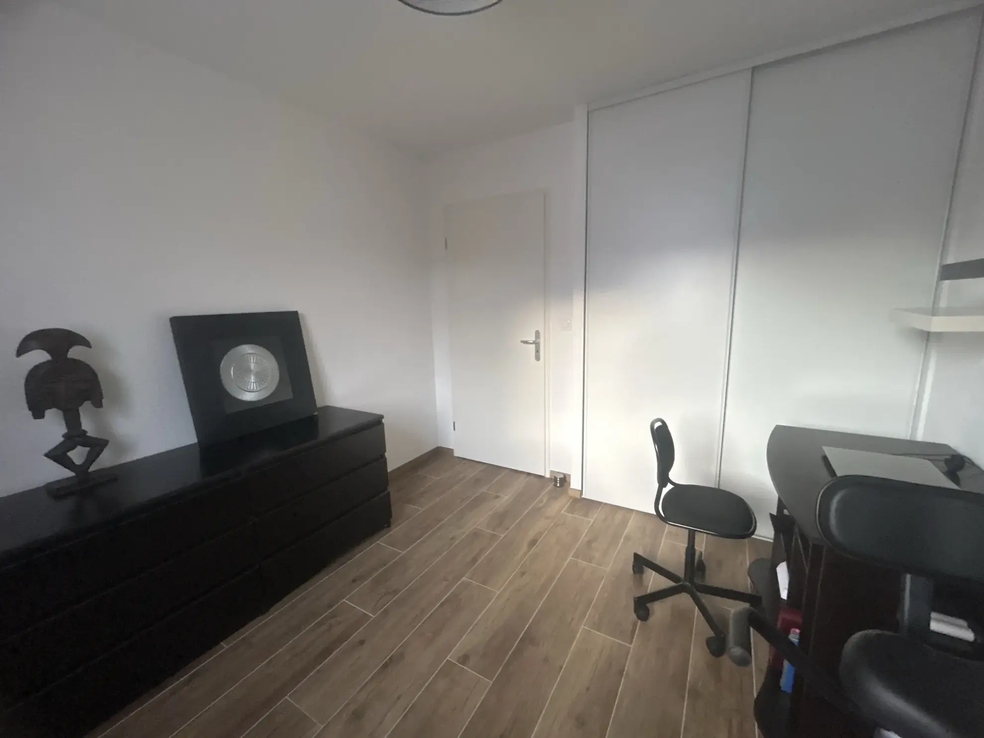 Appartement T4 rénové avec terrasse à Clermont-Ferrand - calme et luminosité 