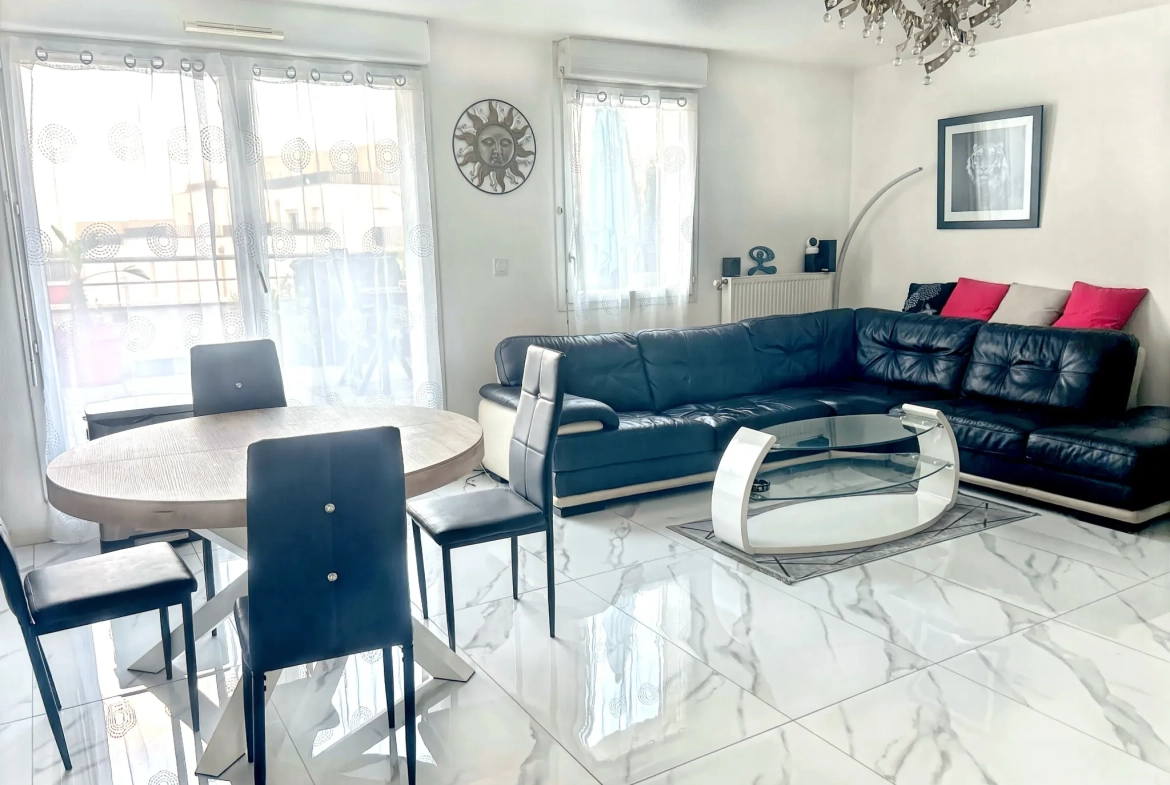 Appartement T4 rénové avec terrasse à Clermont-Ferrand - calme et luminosité 
