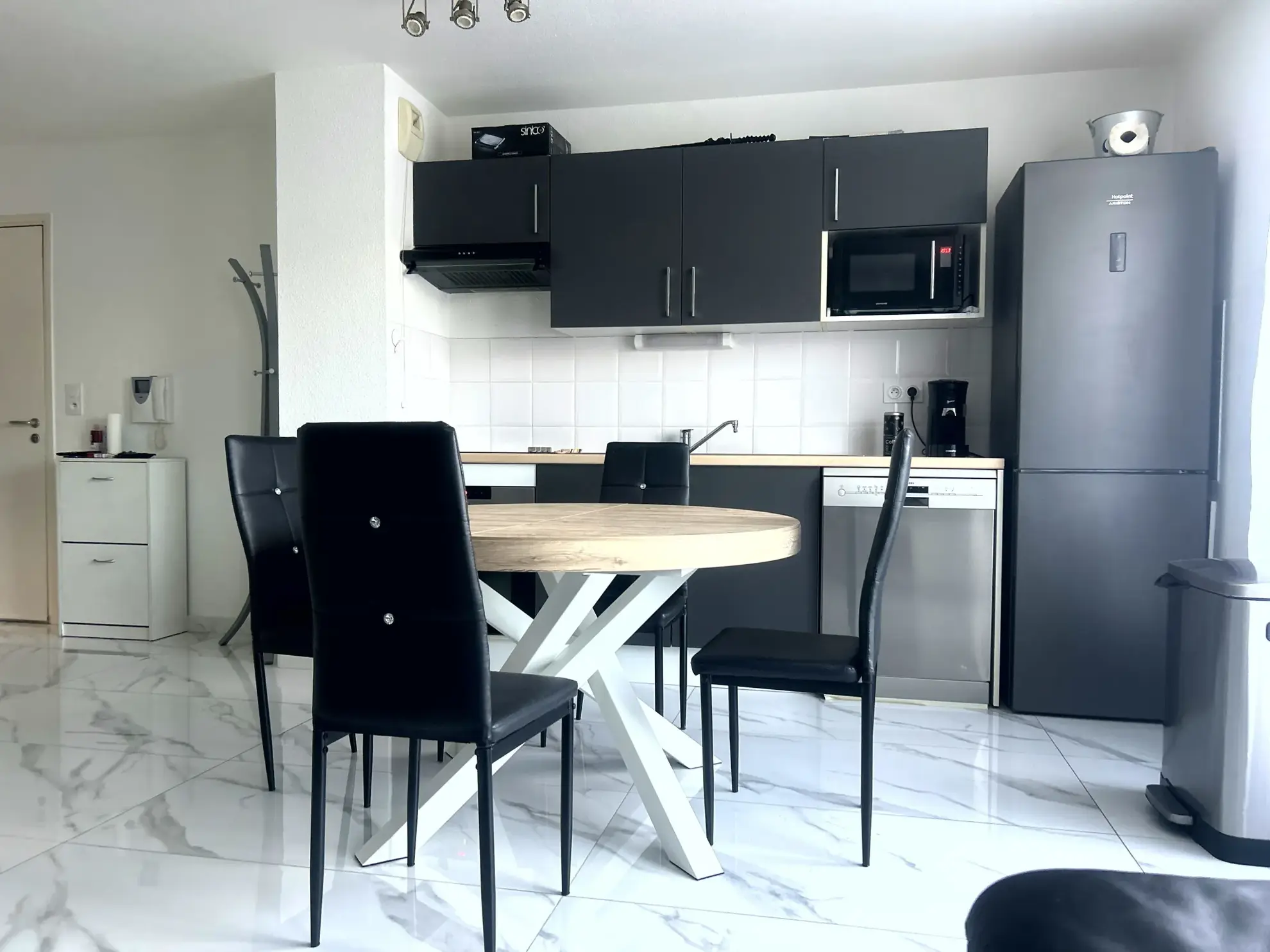 Appartement T4 rénové avec terrasse à Clermont-Ferrand - calme et luminosité 