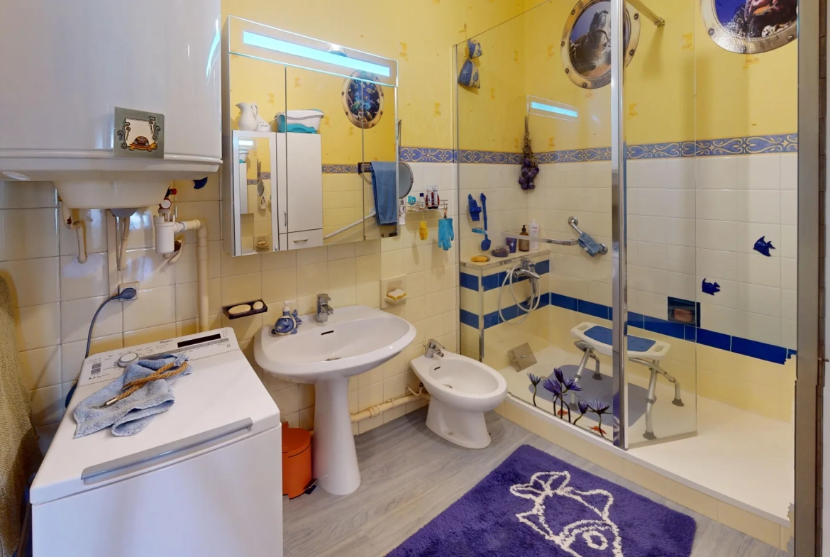 Appartement T3 de 73 m² à vendre à Marseille 8ème, résidence de standing 