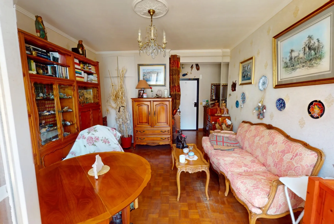 Appartement T3 de 73 m² à vendre à Marseille 8ème, résidence de standing 