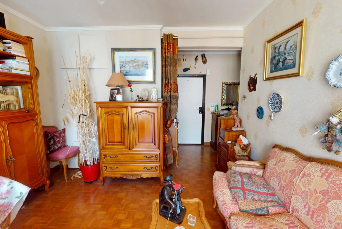 Appartement T3 de 73 m² à vendre à Marseille 8ème, résidence de standing 