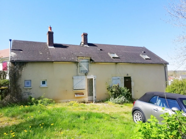 Ancienne ferme à Parigny-les-Vaux de 98 m² avec jardin de 1408 m² à vendre