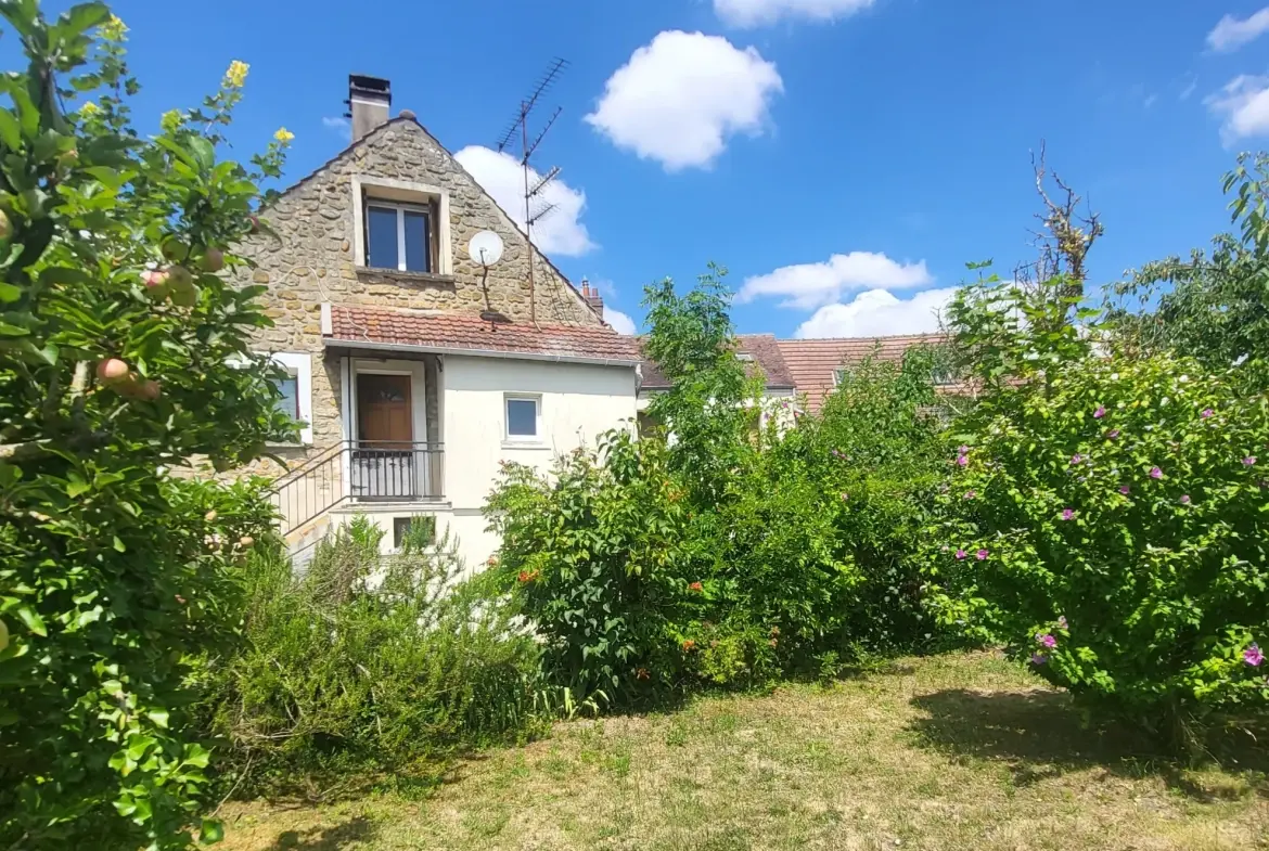 Appartement lumineux avec terrasse et jardin à Boissy l'Aillerie 