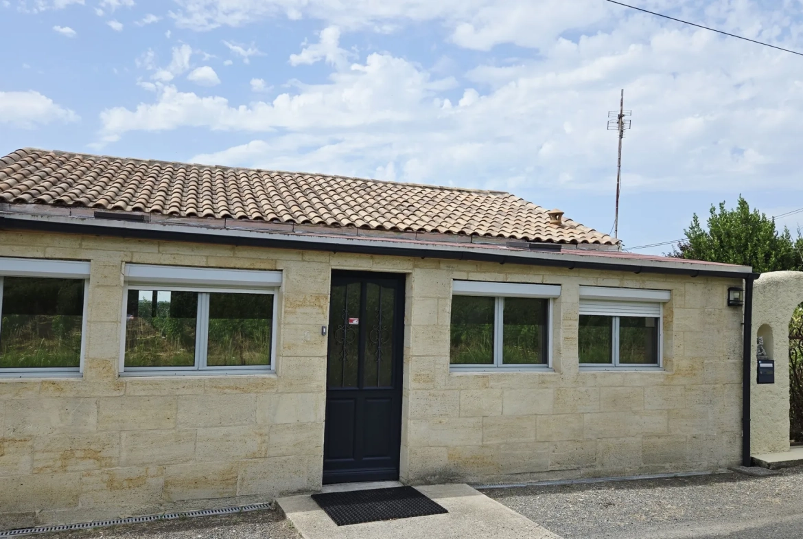 Maison en pierre avec 3 logements dans le vignoble de Saint-Emilion 