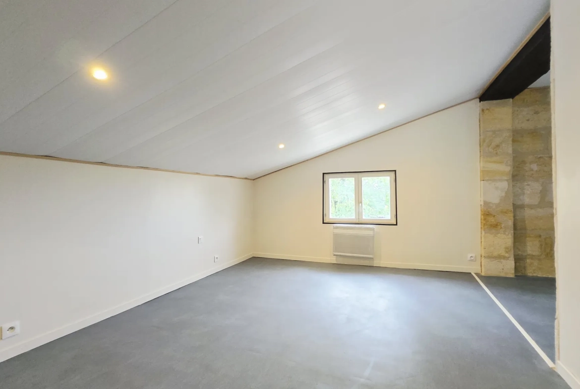 Maison en pierre avec 3 logements dans le vignoble de Saint-Emilion 