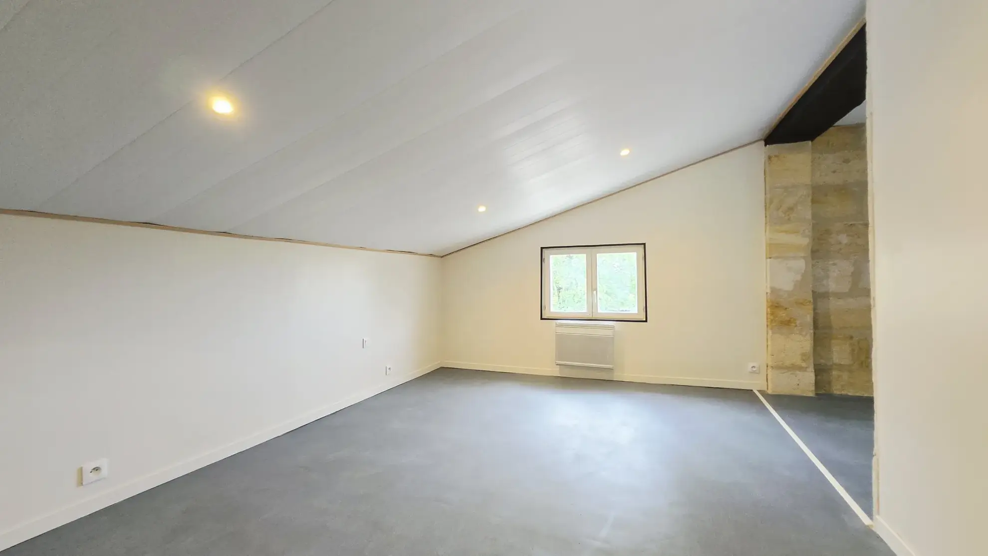 Maison en pierre avec 3 logements dans le vignoble de Saint-Emilion 