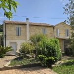 Maison en pierre avec 3 logements dans le vignoble de Saint-Emilion