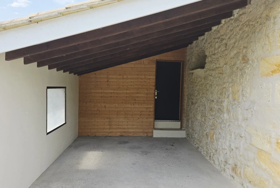 Maison en pierre avec 3 logements dans le vignoble de Saint-Emilion 