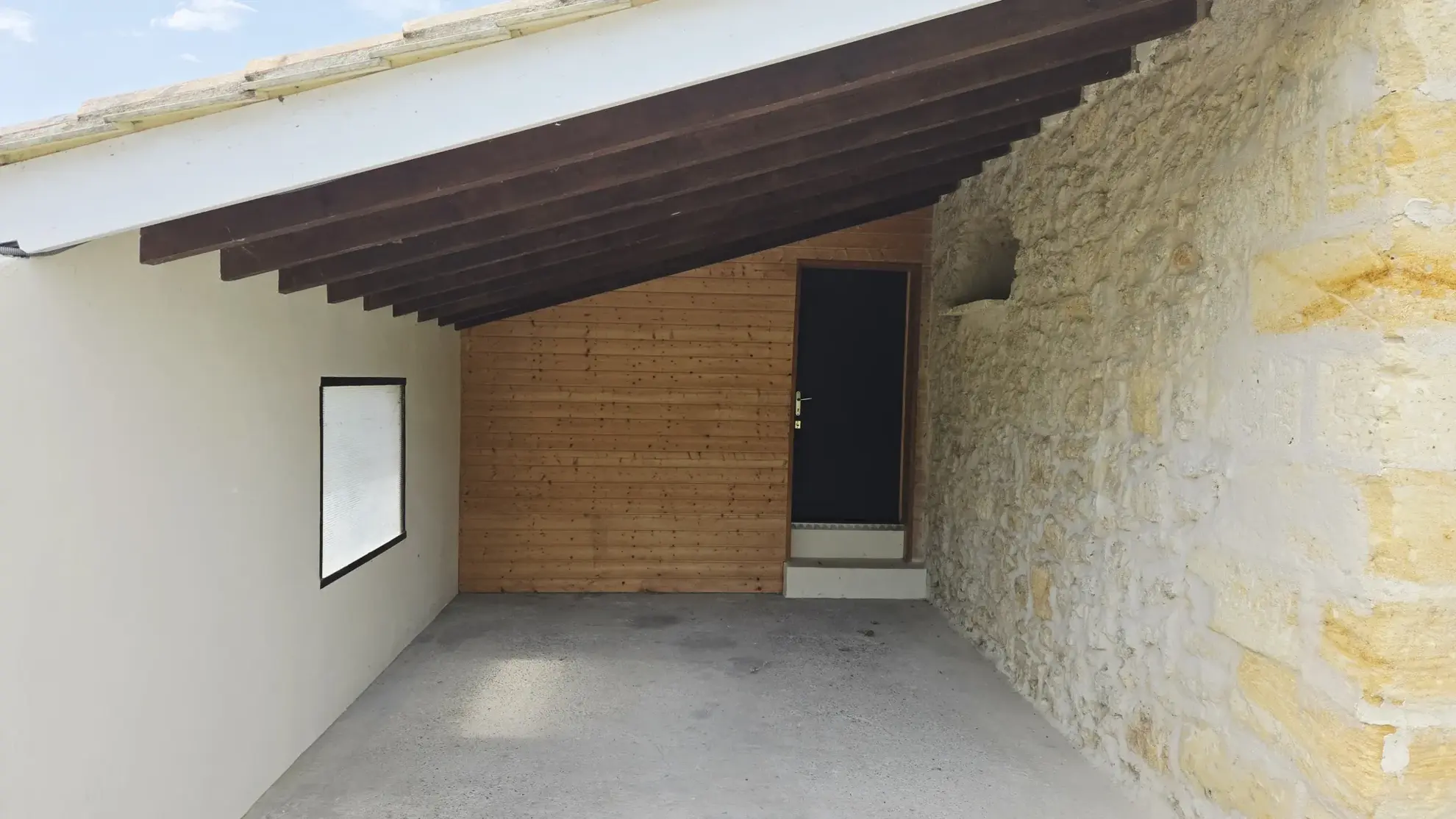 Maison en pierre avec 3 logements dans le vignoble de Saint-Emilion 