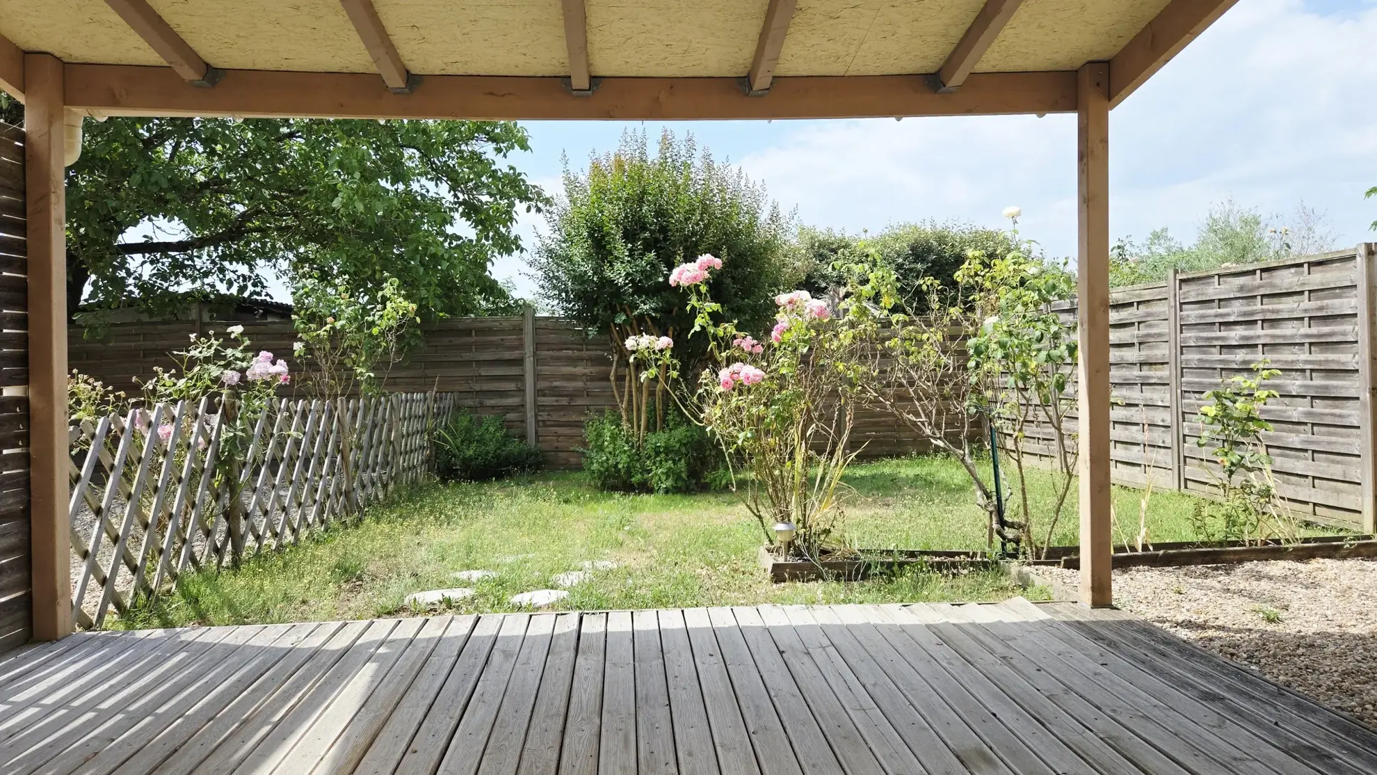 Maison en pierre avec 3 logements dans le vignoble de Saint-Emilion 