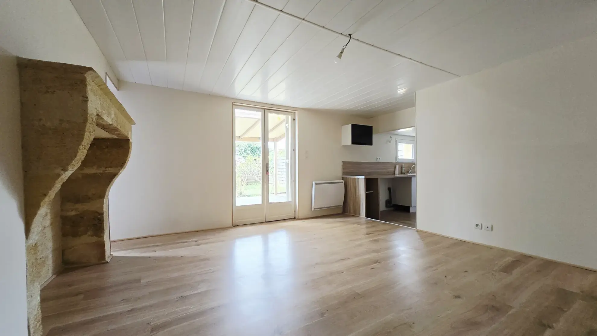 Maison en pierre avec 3 logements dans le vignoble de Saint-Emilion 