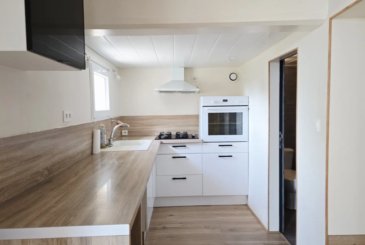 Maison en pierre avec 3 logements dans le vignoble de Saint-Emilion 