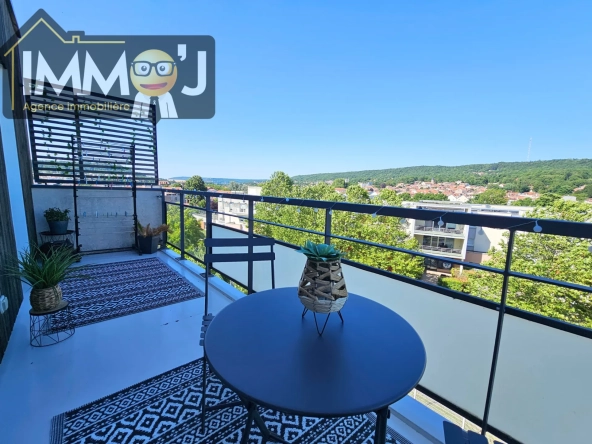Appartement 2 pièces avec terrasse à Nancy, dernier étage, résidence sécurisée