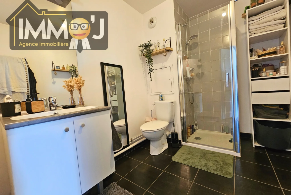 Appartement 2 pièces avec terrasse à Nancy, dernier étage, résidence sécurisée 