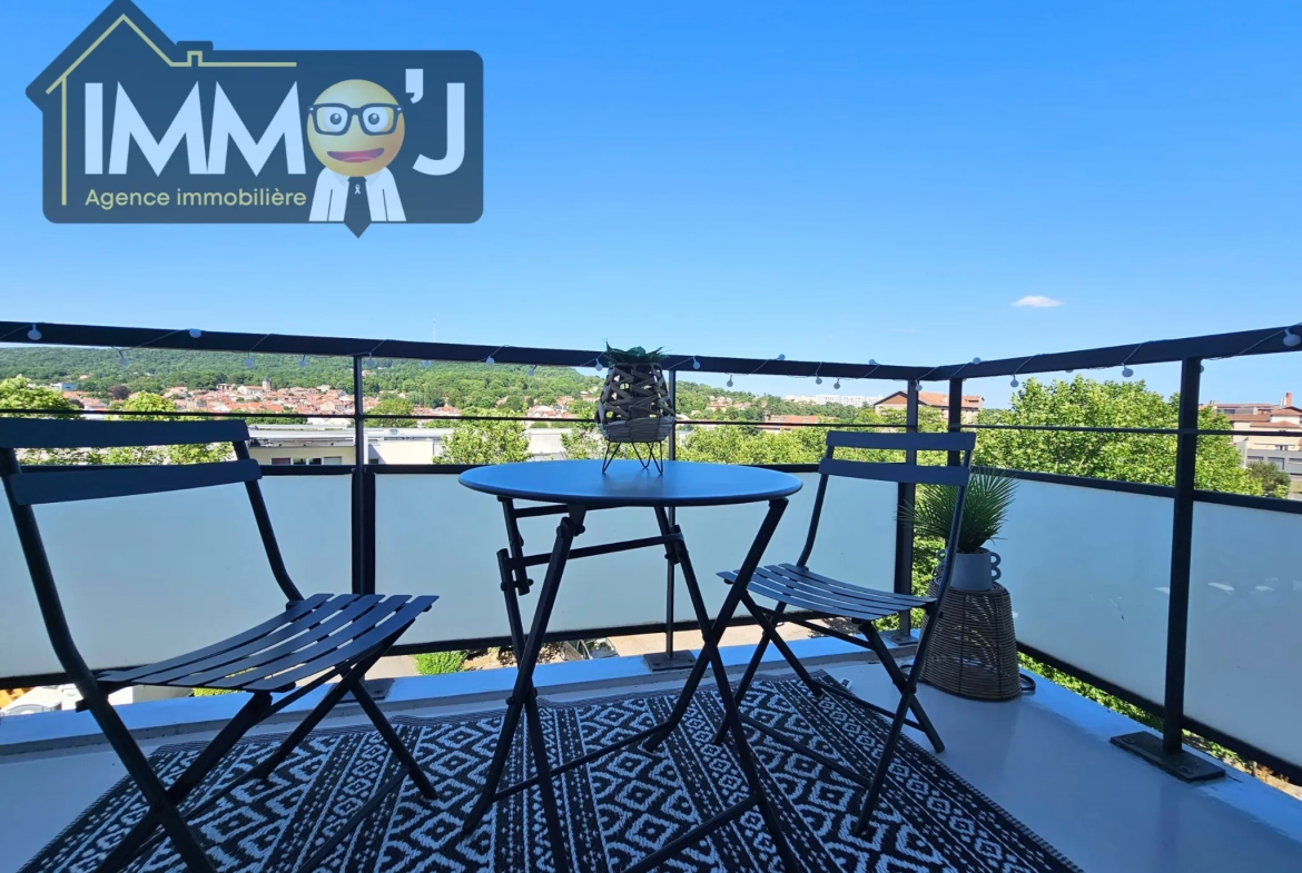 Appartement 2 pièces avec terrasse à Nancy, dernier étage, résidence sécurisée 