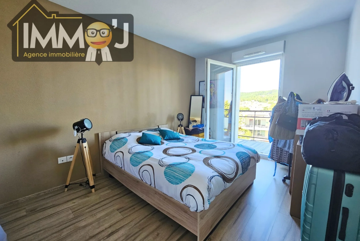 Appartement 2 pièces avec terrasse à Nancy, dernier étage, résidence sécurisée 