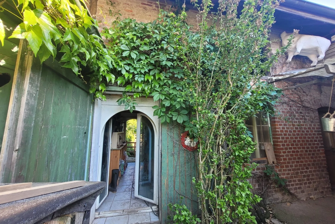 Maison à rénover de 90 m² à Village-Neuf, proche frontières et transports 