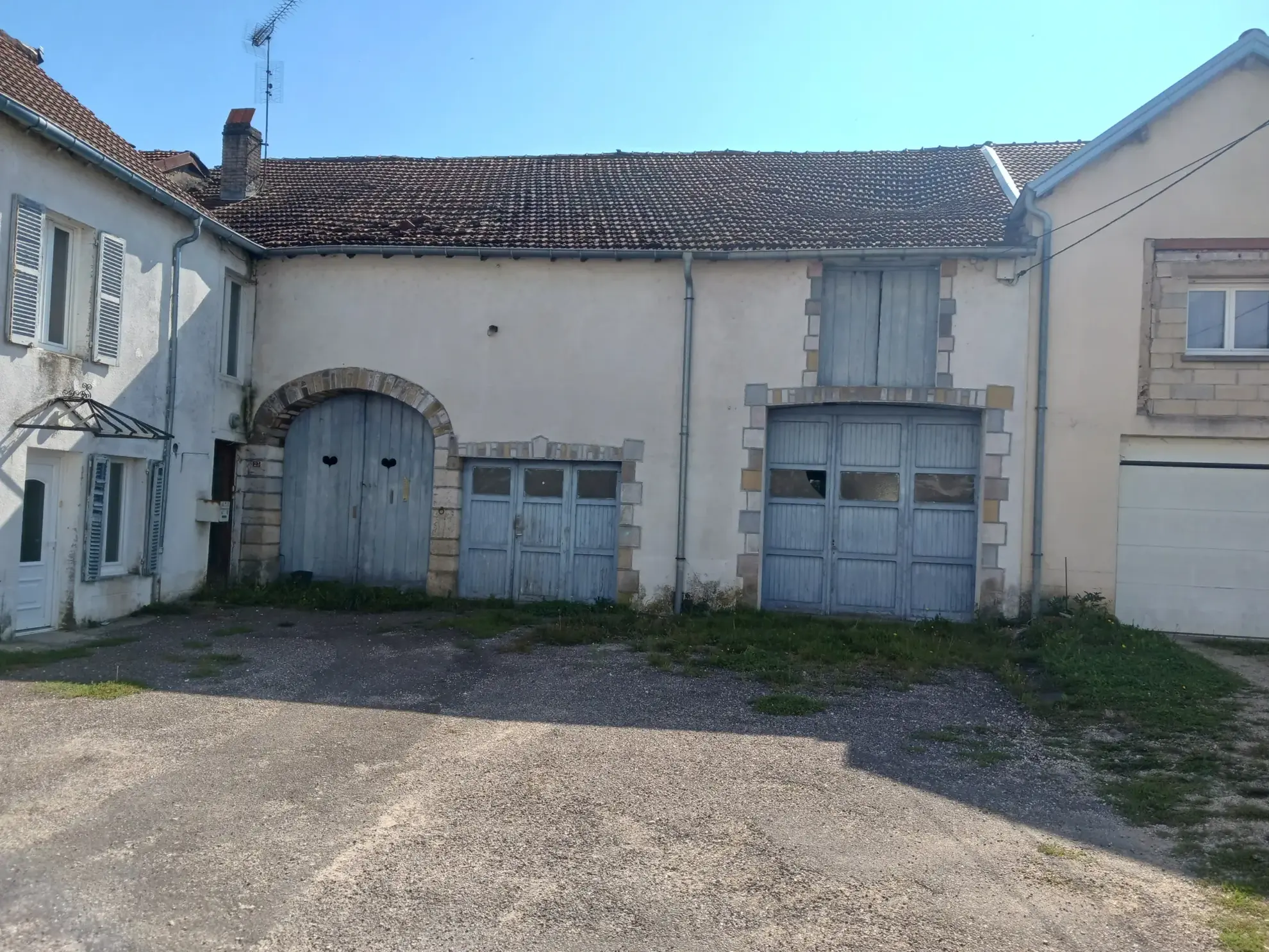 Ensemble immobilier à Gevigney-et-Mercey avec fort potentiel de rénovation 