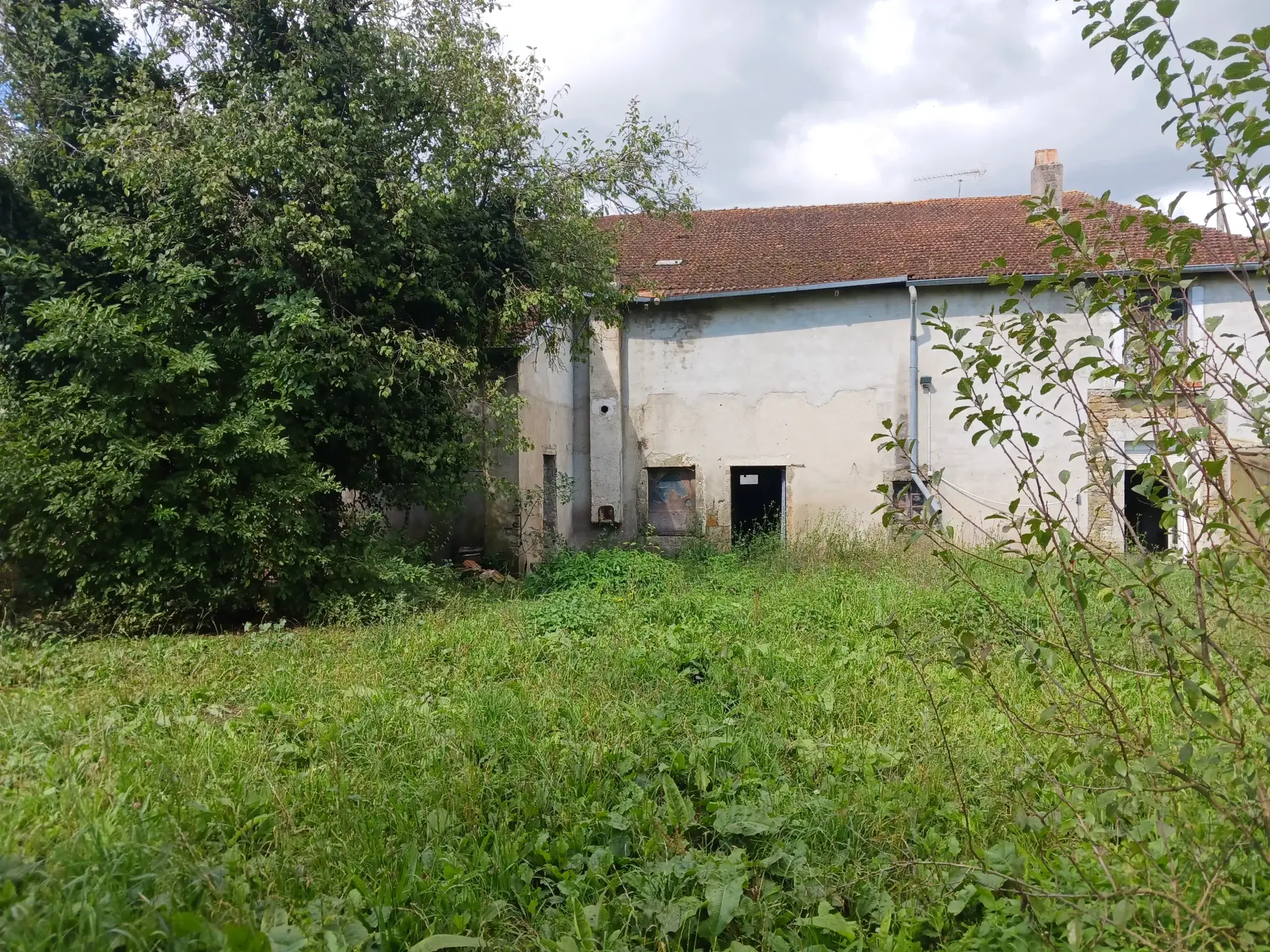 Ensemble immobilier à Gevigney-et-Mercey avec fort potentiel de rénovation 