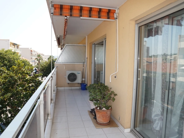 Appartement 2 pièces avec terrasse à Cavalaire-sur-Mer - Centre-ville