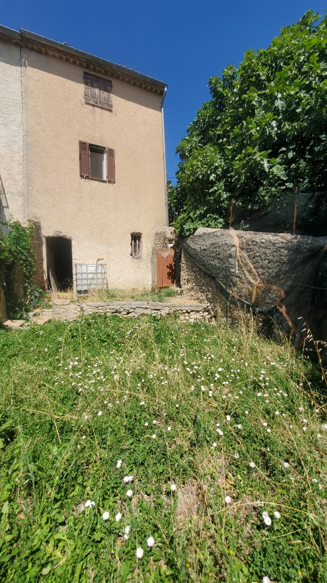 Maison jumelée à Puimoisson de 90m² avec jardin, proche du Verdon à vendre 