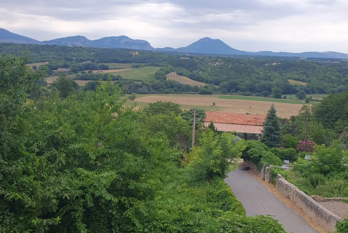 Maison jumelée à Puimoisson de 90m² avec jardin, proche du Verdon à vendre 