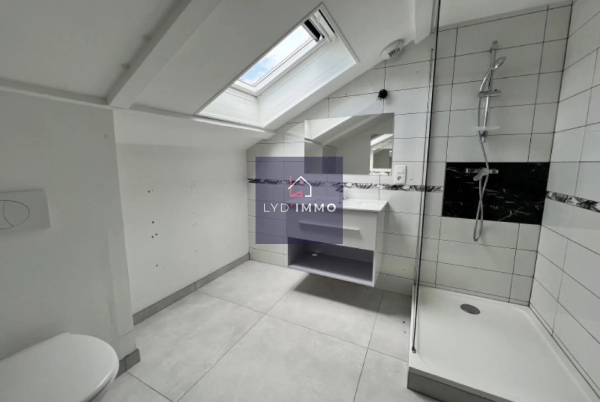 Bel appartement T5 à Valserhône avec garage, cave et chauffage électrique réversible 