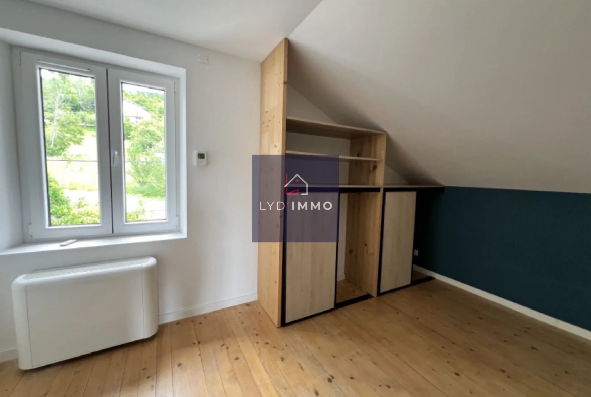 Bel appartement T5 à Valserhône avec garage, cave et chauffage électrique réversible 