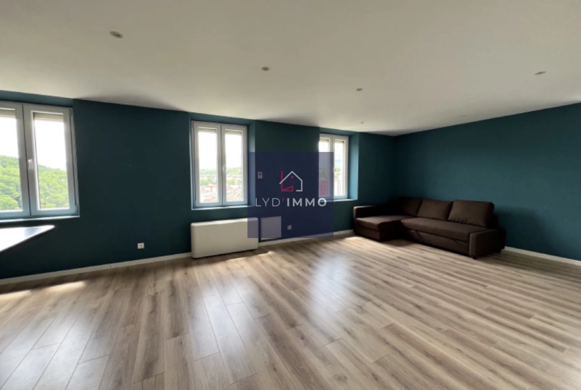 Bel appartement T5 à Valserhône avec garage, cave et chauffage électrique réversible 