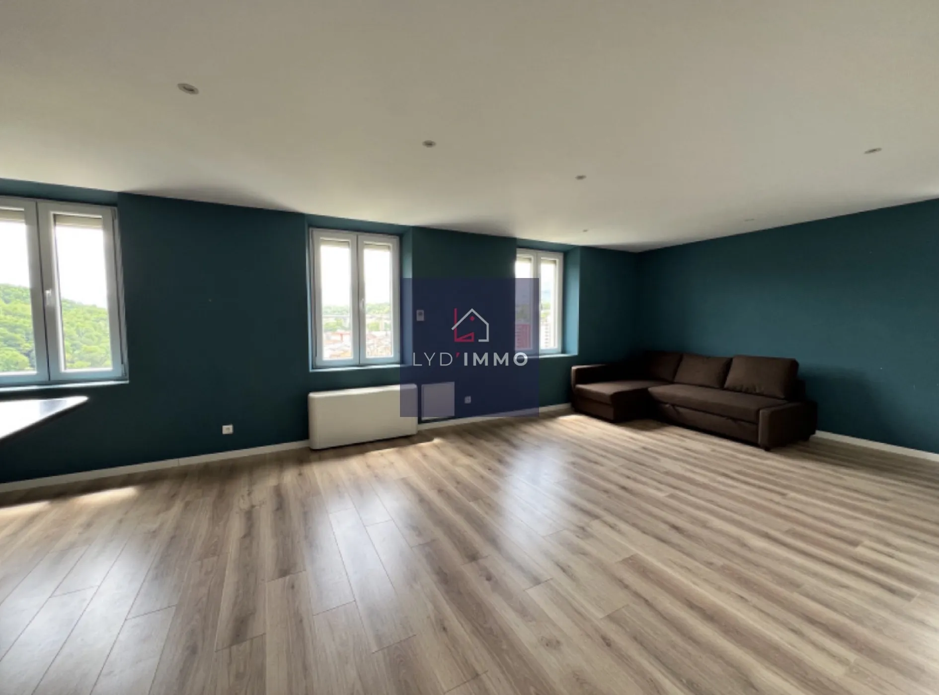 Bel appartement T5 à Valserhône avec garage, cave et chauffage électrique réversible 