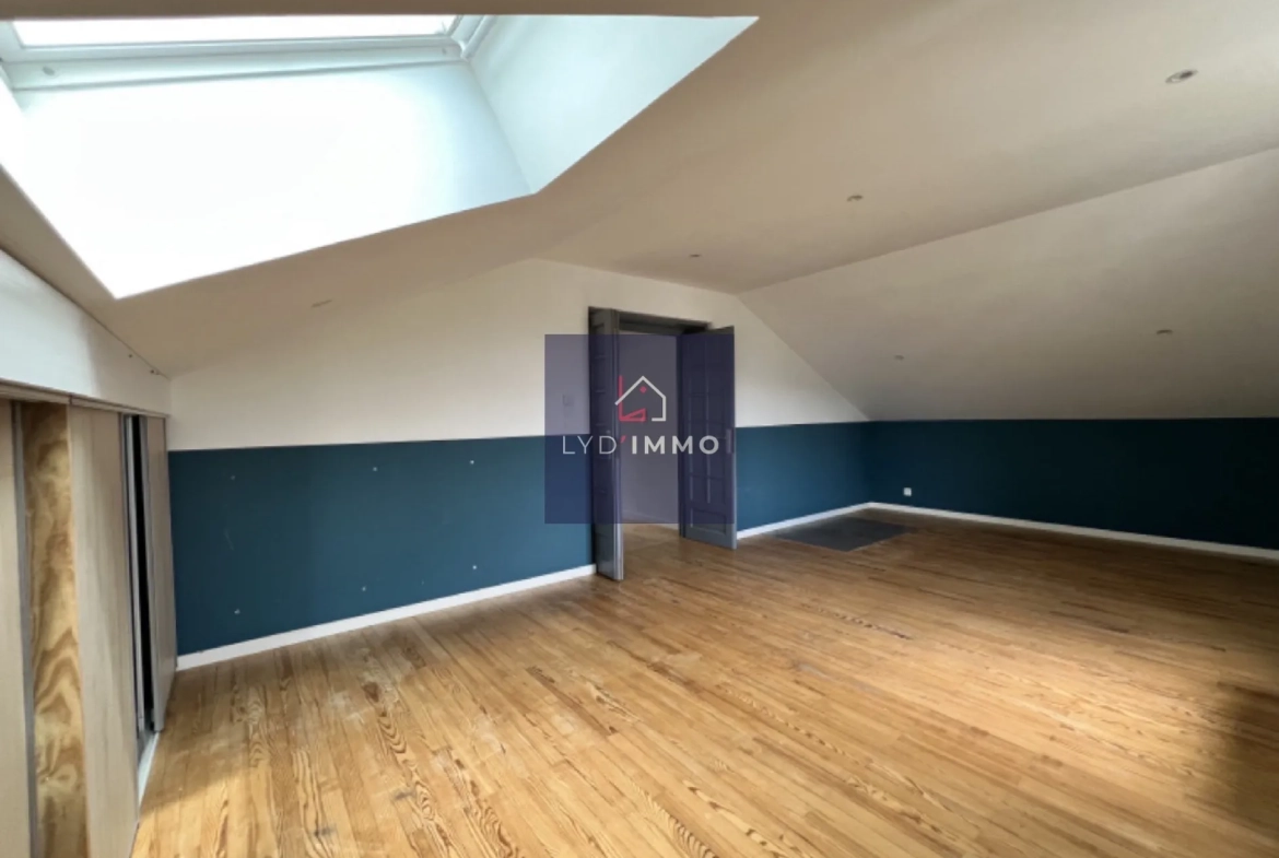Bel appartement T5 à Valserhône avec garage, cave et chauffage électrique réversible 