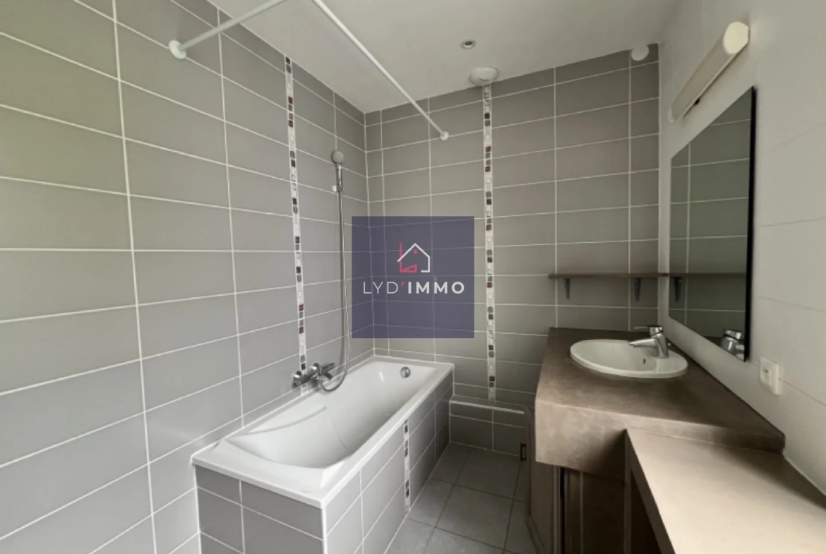 Bel appartement T5 à Valserhône avec garage, cave et chauffage électrique réversible 