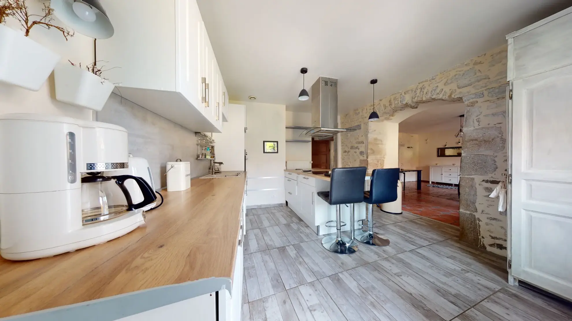 Maison de caractère rénovée avec 6 chambres à Chemaudin près de Besançon 