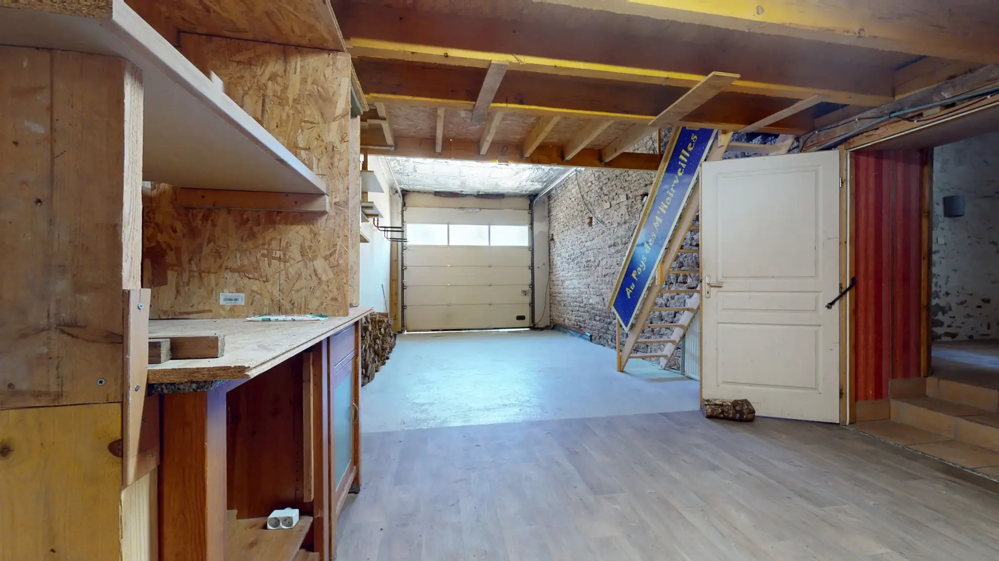 Maison de caractère rénovée avec 6 chambres à Chemaudin près de Besançon 