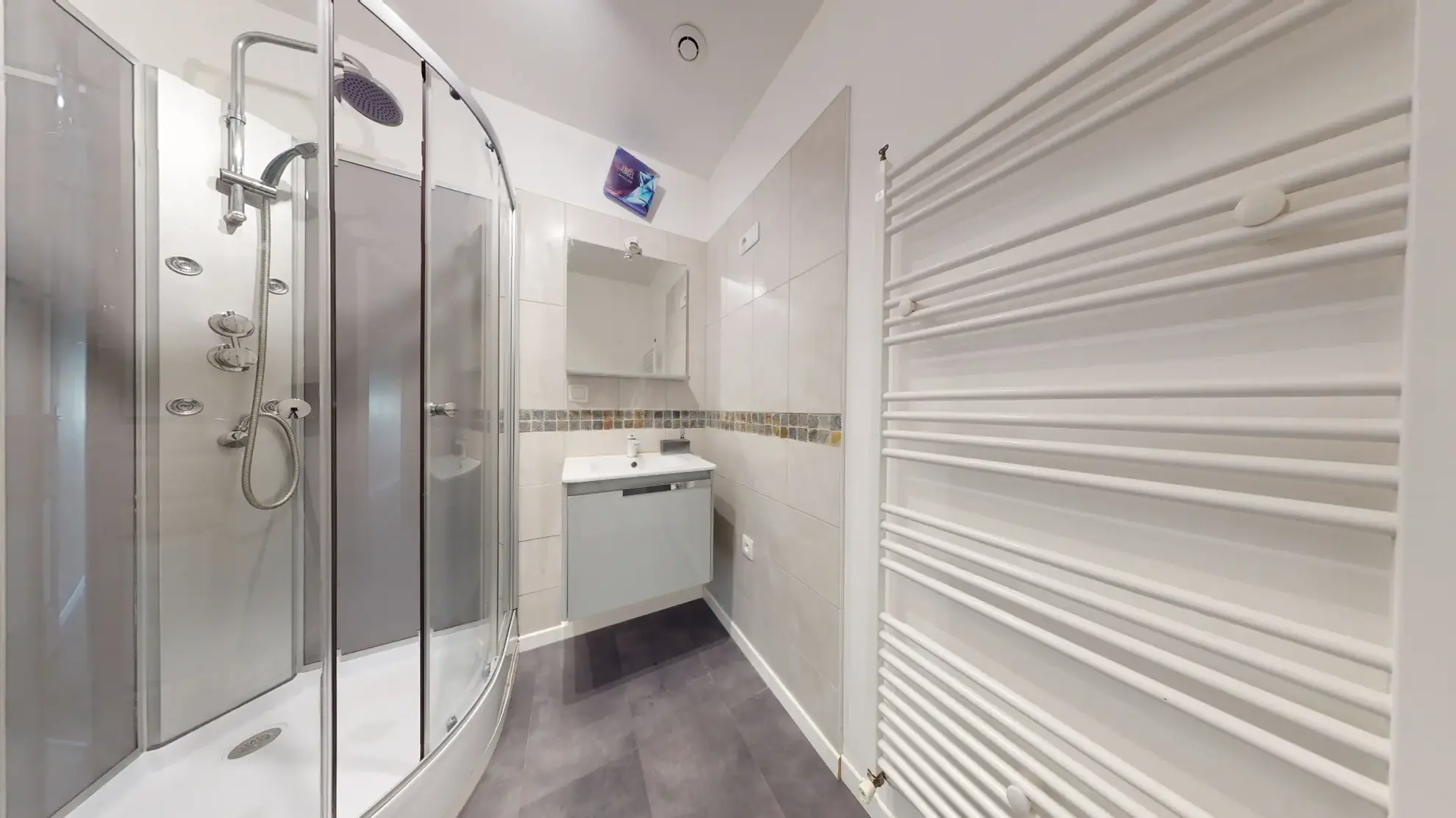 Maison de caractère rénovée avec 6 chambres à Chemaudin près de Besançon 