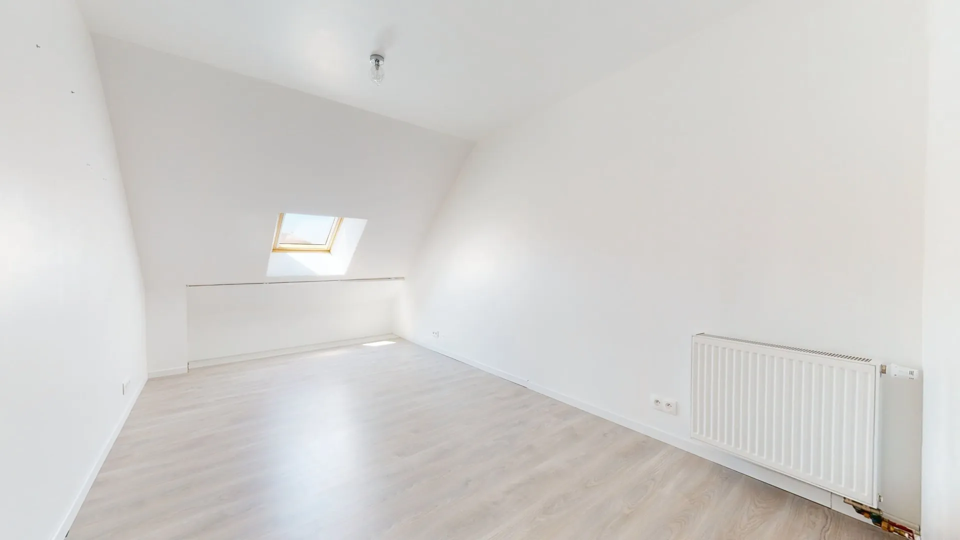Maison de caractère rénovée avec 6 chambres à Chemaudin près de Besançon 