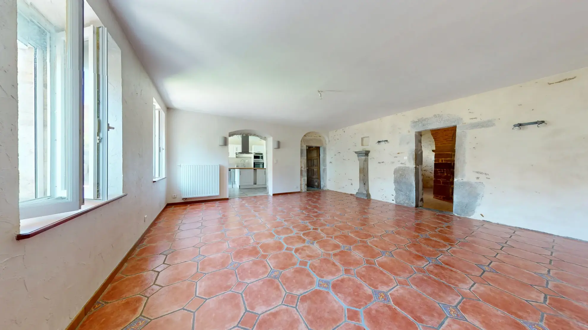 Maison de caractère rénovée avec 6 chambres à Chemaudin près de Besançon 